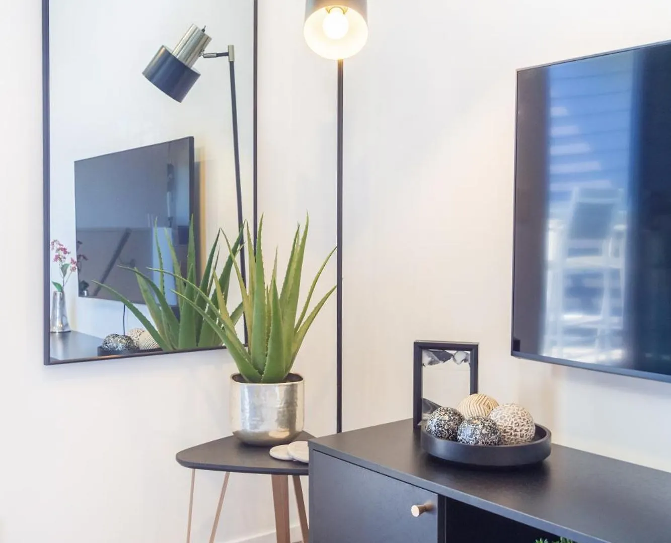Apartment Central City Charm: Pet-Friendly Studio Christchurch New Zealand