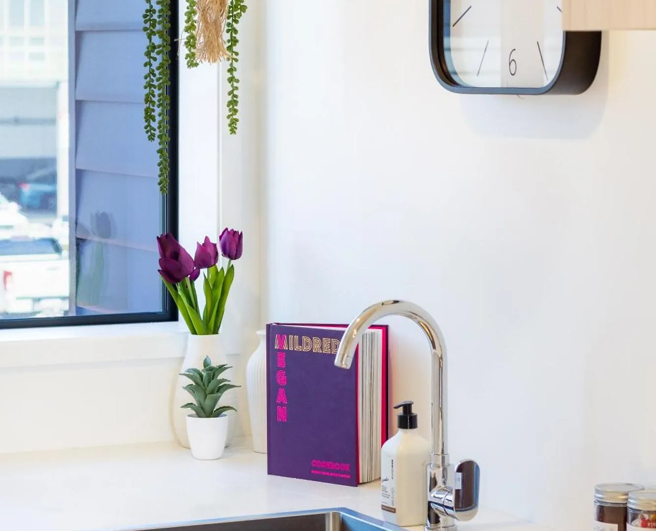 Central City Charm: Pet-Friendly Studio Крайстчёрч
