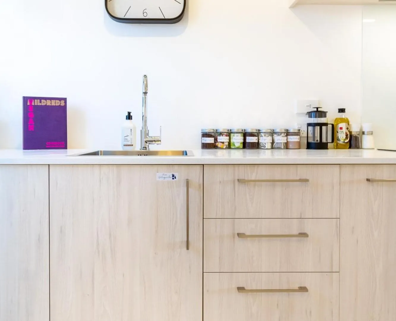 Central City Charm: Pet-Friendly Studio Крайстчёрч 0*,  Новая Зеландия