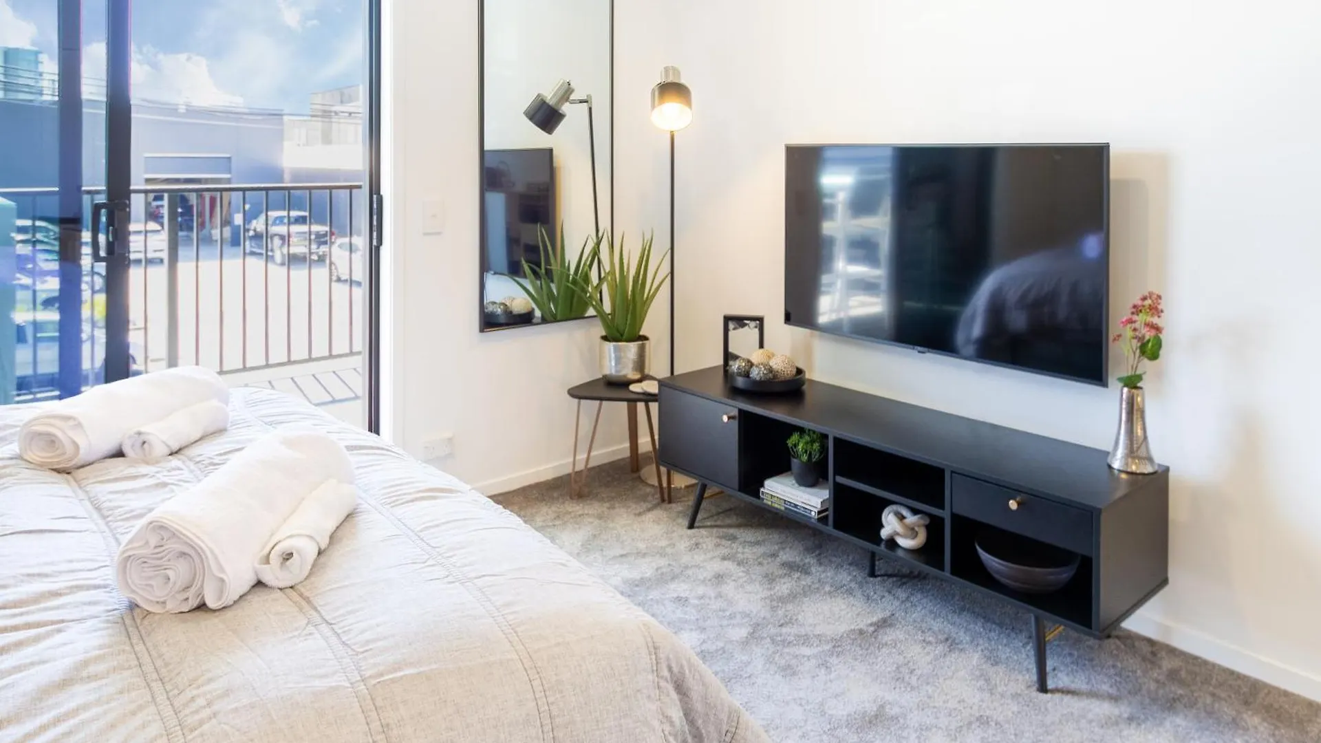 Апартаменты Central City Charm: Pet-Friendly Studio Крайстчёрч Новая Зеландия